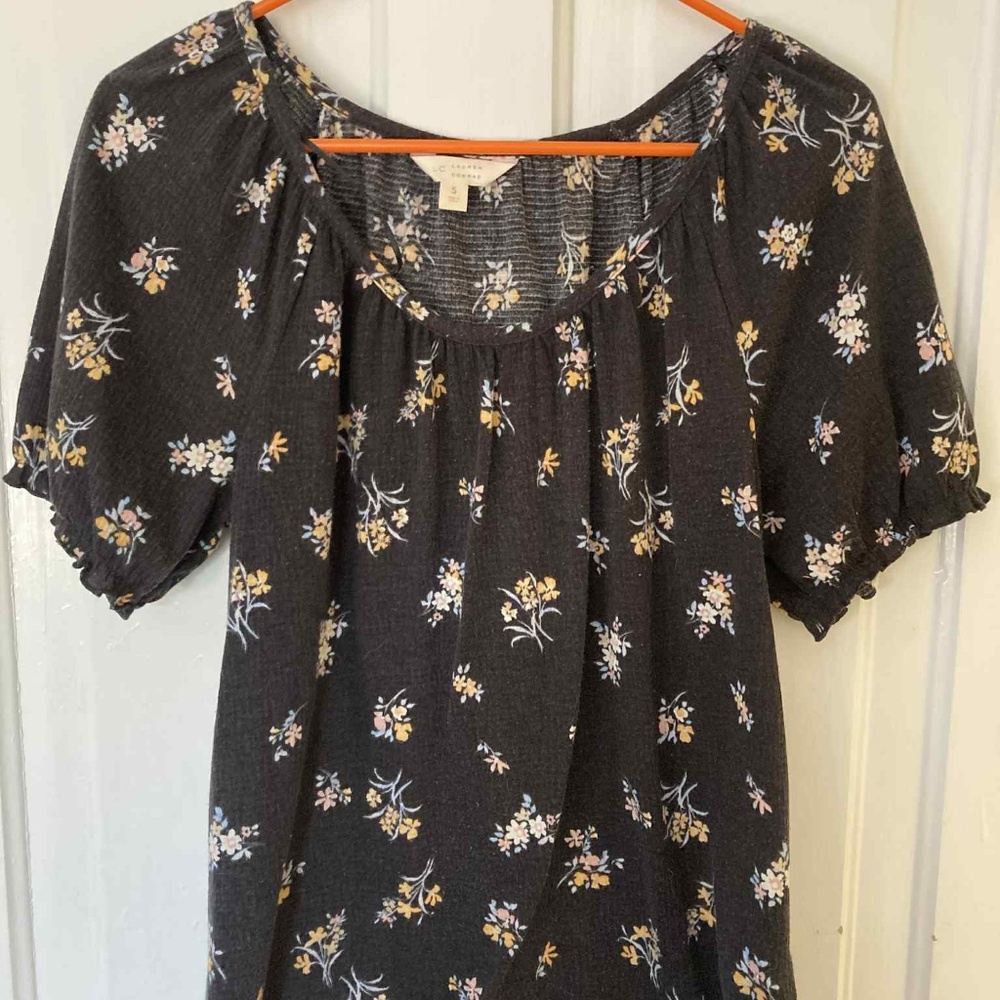 Lauren Conrad top size small